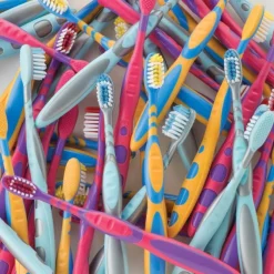 SmileCare™ Youth Select Toothbrushes - Bulk